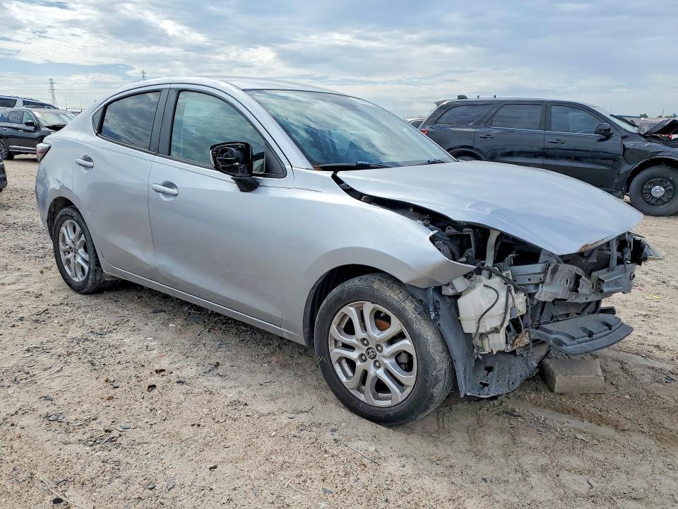 2017 Toyota Yaris ia Base