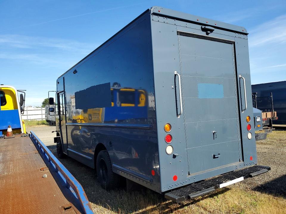 2020 Freightliner MT45G Chassis Delivery Truck