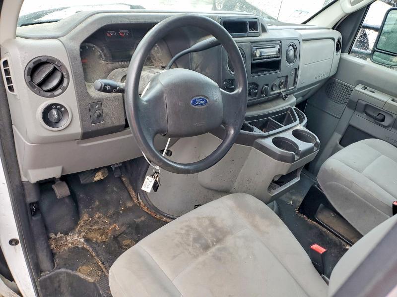 2017 Ford Econoline E350 Super Duty Cutaway Van