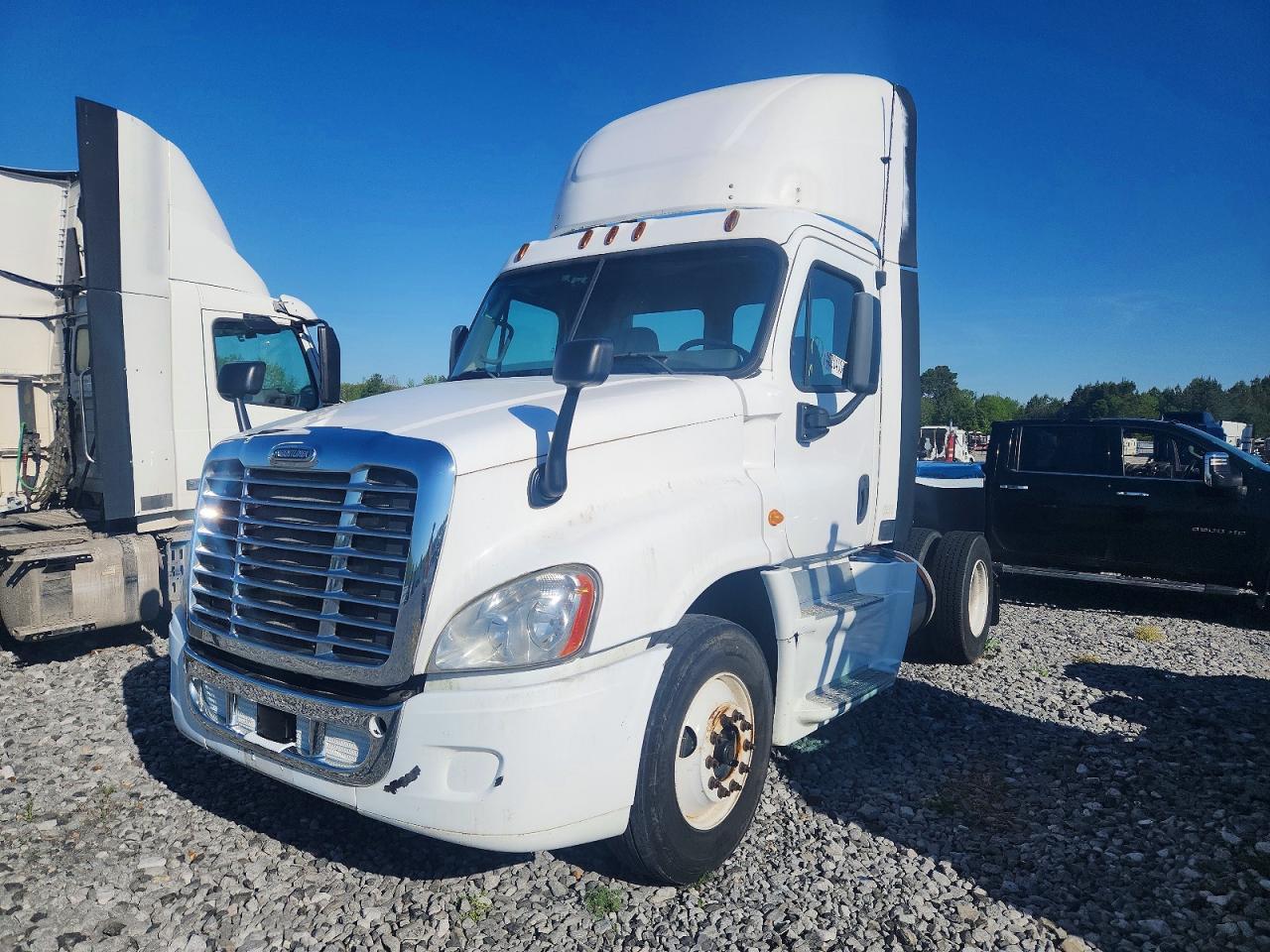 2014 Freightliner Cascadia Semi Truck