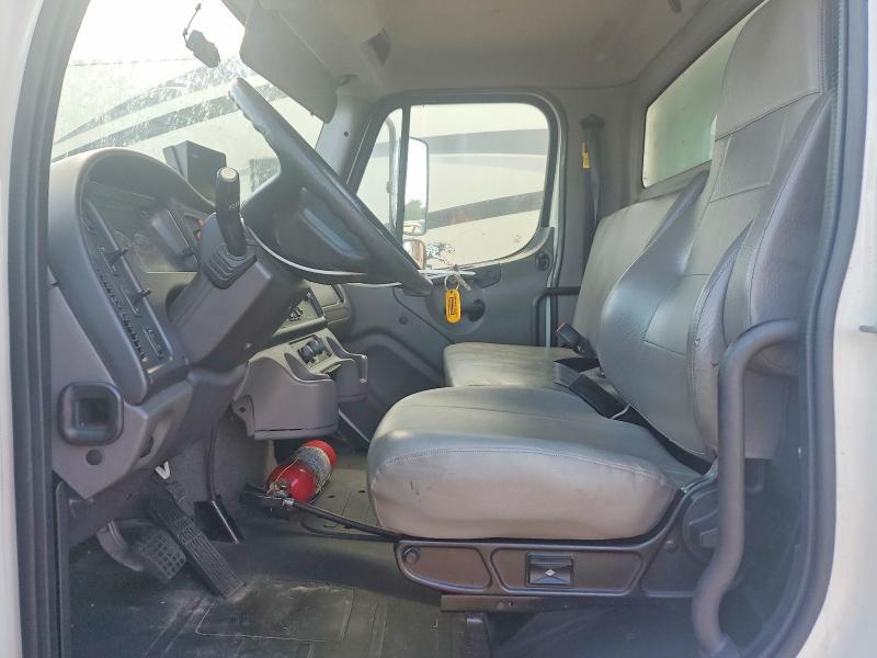 2016 Freigliner 2016 Freightliner Business Class M2 BOX Truck