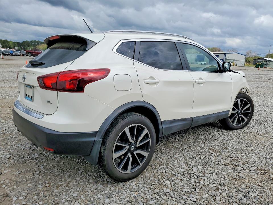 2017 Nissan Rogue Sport sl