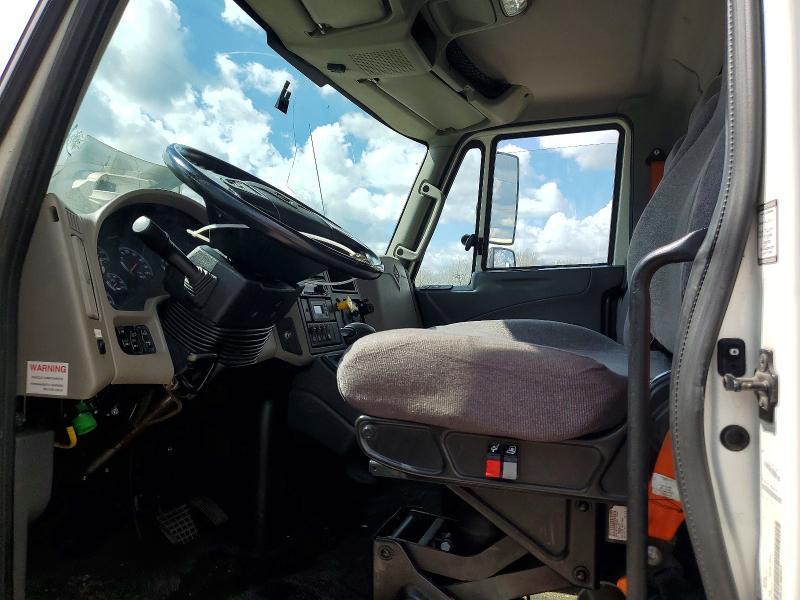 2018 International 4300 BOX Truck