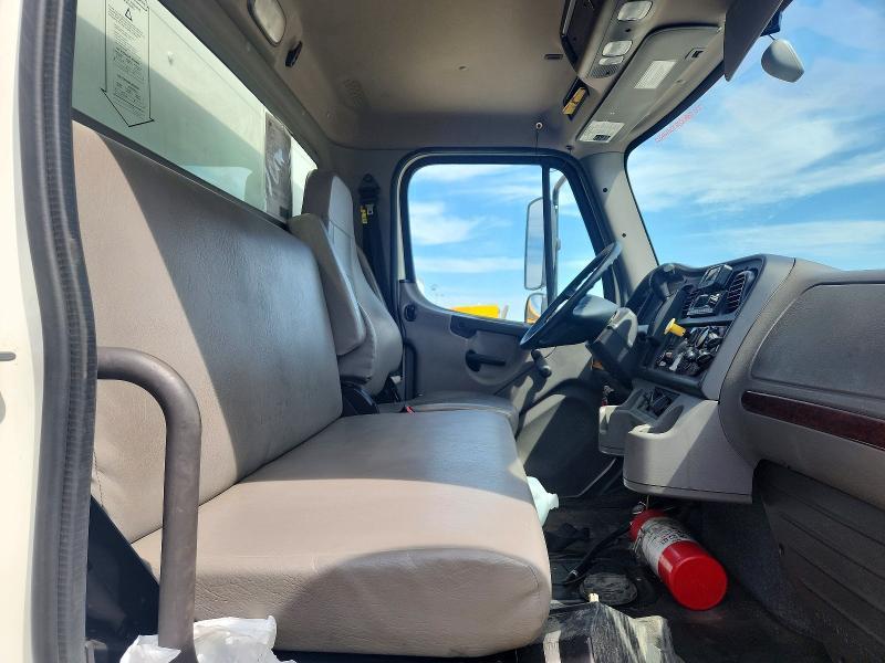 2023 Freigliner 2023 Freightliner Business Class M2 BOX Truck