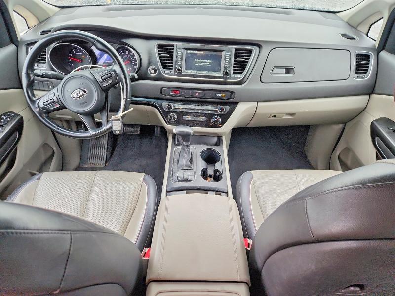 2017 KIA Sedona lx