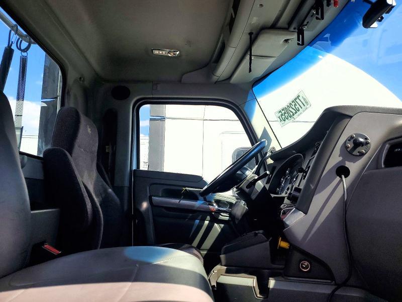 2017 Kenworth Construction T680