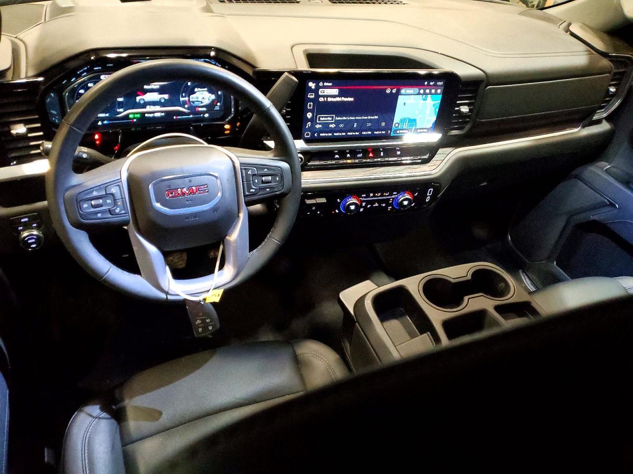 2025 GMC Sierra K1500 SLT