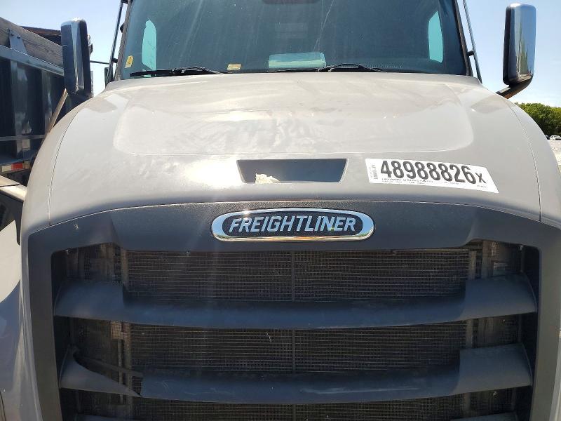 2022 Freigliner 2022 Freightliner Cascadia 126 Semi Truck