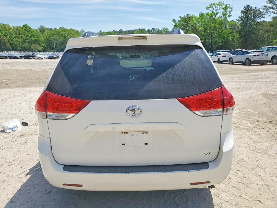 2011 Toyota Sienna le