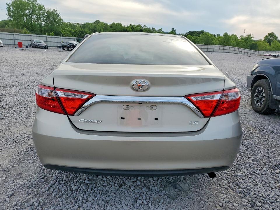 2016 Toyota Camry le