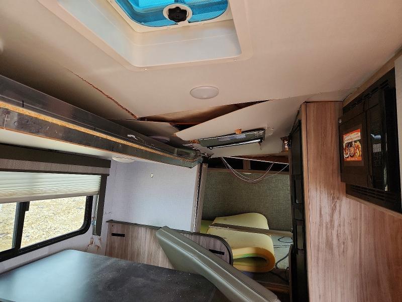 2022 Winnebago Minnie Camper