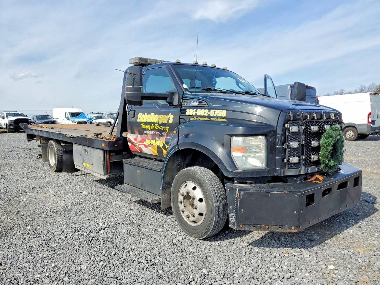 2016 Ford F650 Super Duty Rollback Truck