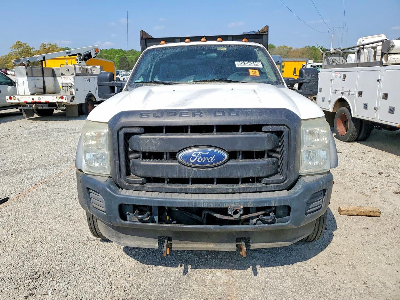 2011 Ford F450 Super Duty Flatbed Truck
