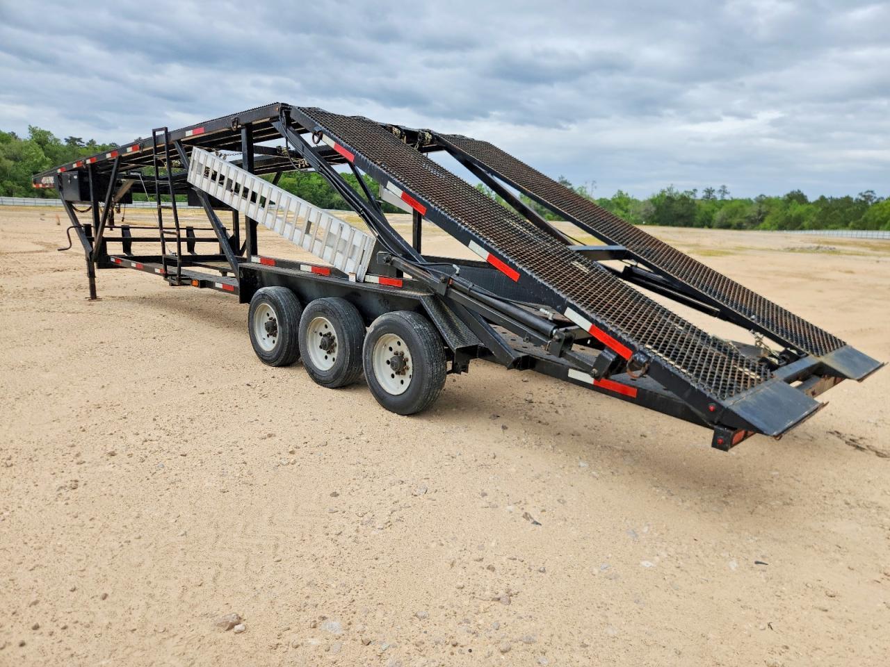 2022 Texas Pride CA84727GN Car Carrier