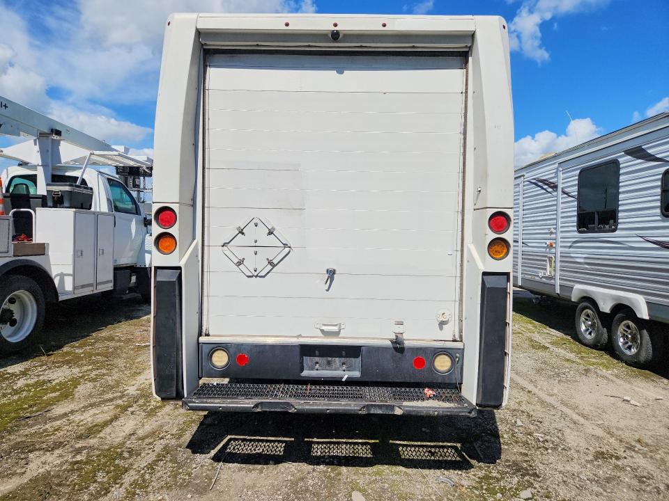 2013 Isuzu NPR Delivery Truck