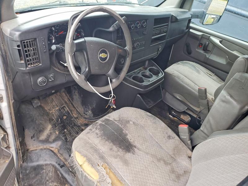 2013 Chevrolet Express box Truck