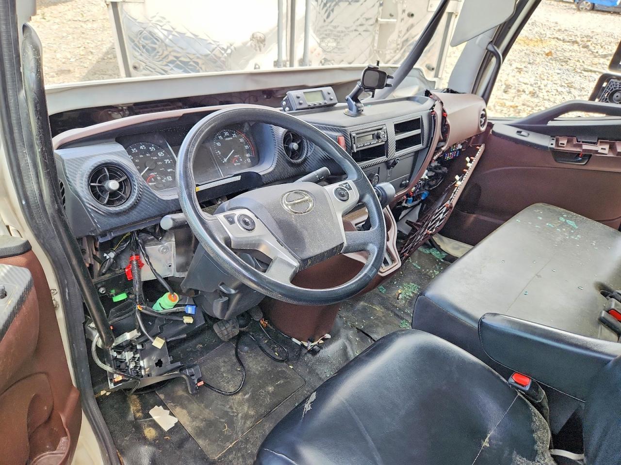 2023 Hino Hino L6