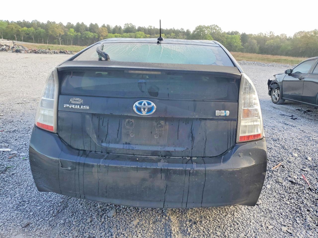 2010 Toyota Prius iii