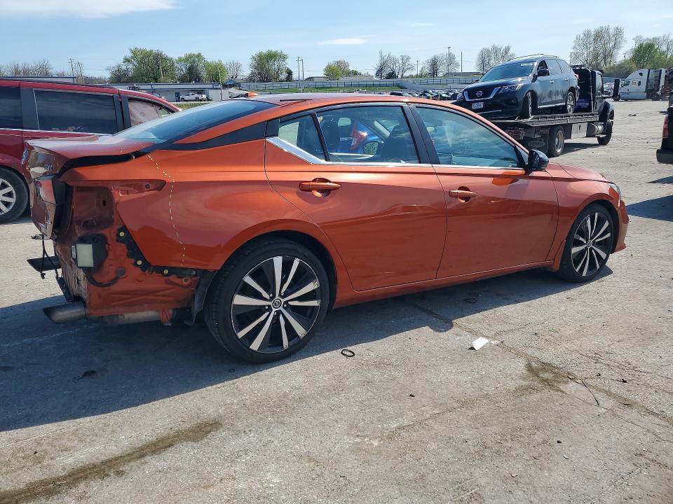 2021 Nissan Altima 2.0 sr