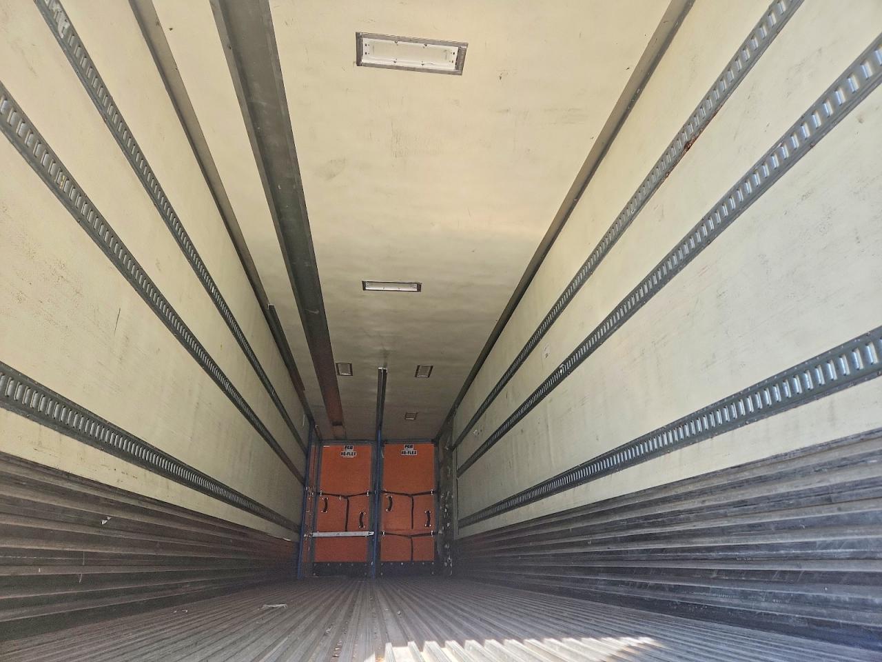 2015 Utility VS2RA Refrigerated Van Trailer