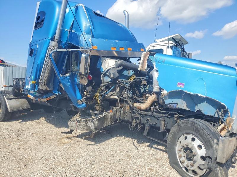 2007 Freightliner FLD132 Semi Truck