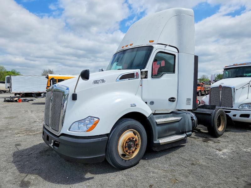 2020 Kenworth T680 Semi Truck