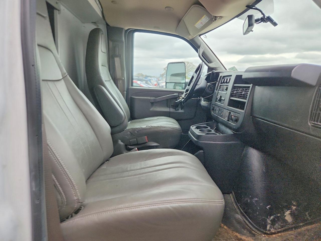 2023 GMC Savana Delivery Van