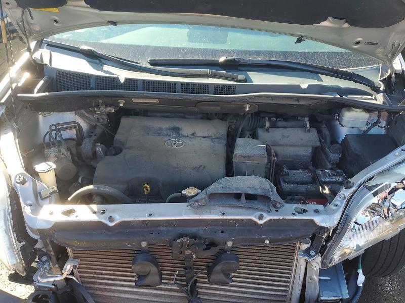 2012 Toyota Sienna le