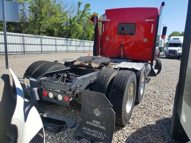 2016 Kenworth T800 Semi Truck