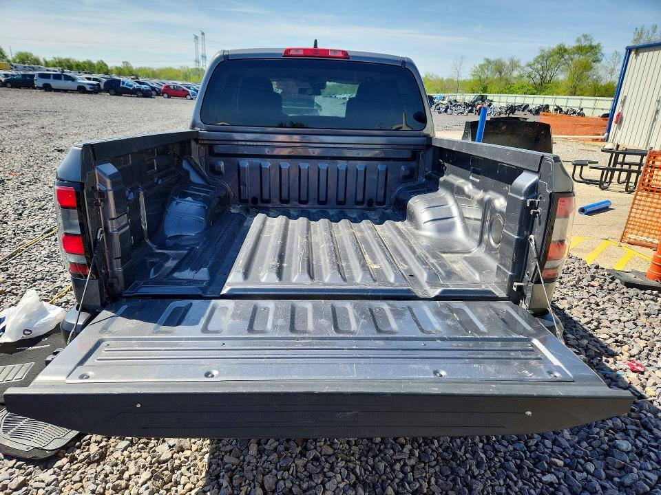 2022 Nissan Frontier s