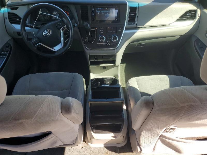2015 Toyota Sienna le 8-passenger
