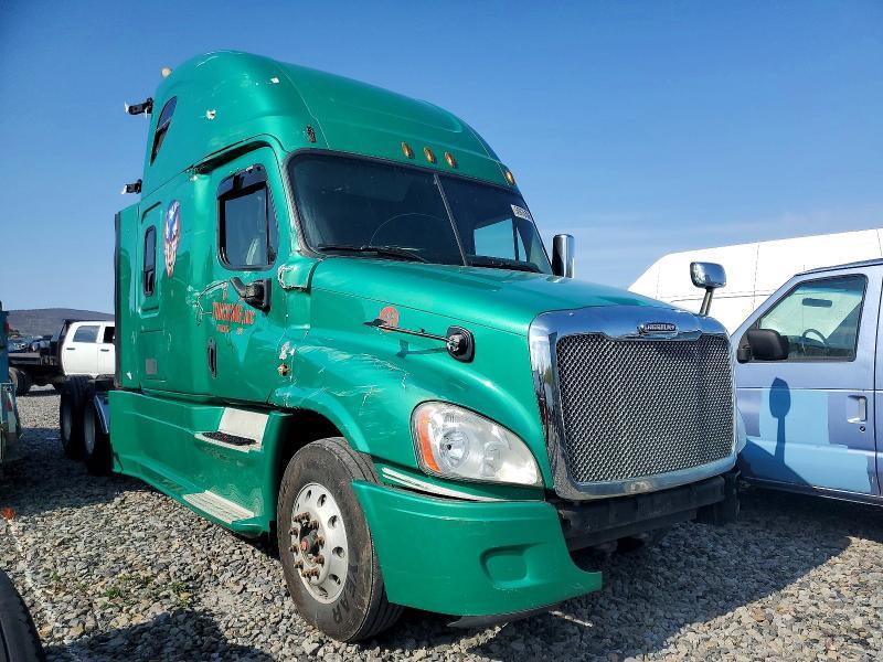 2016 Freigliner 2016 Freightliner Cascadia 125 Semi Truck