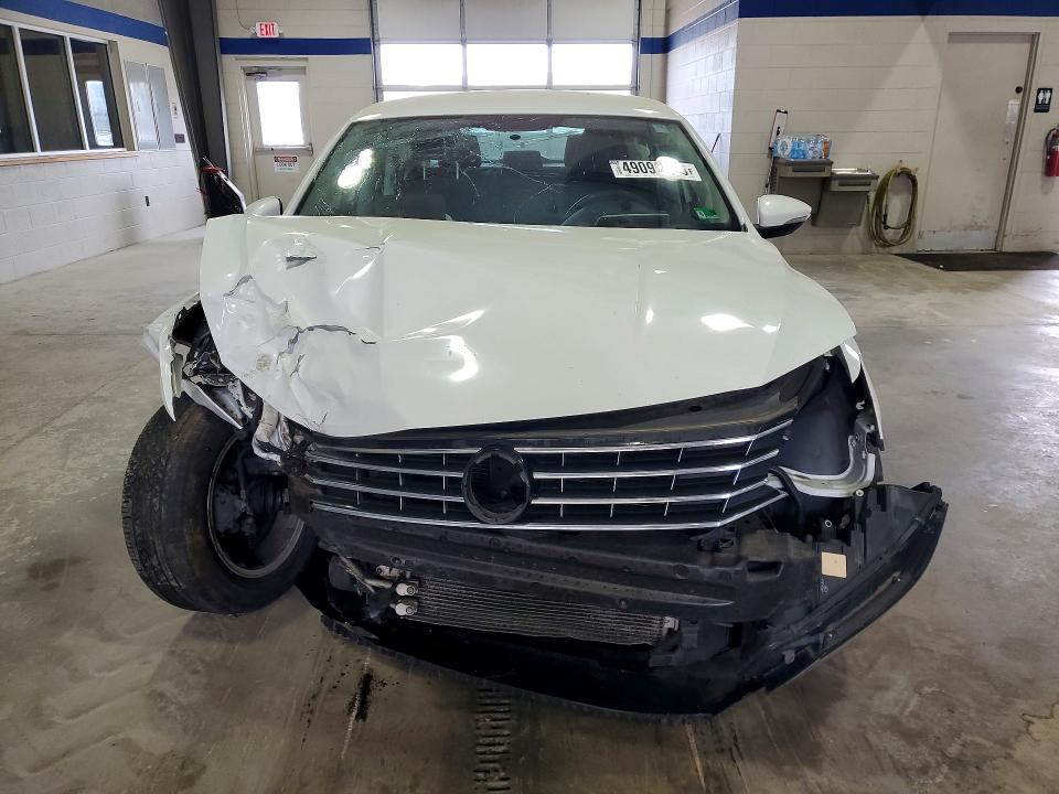 2016 Volkswagen Passat s