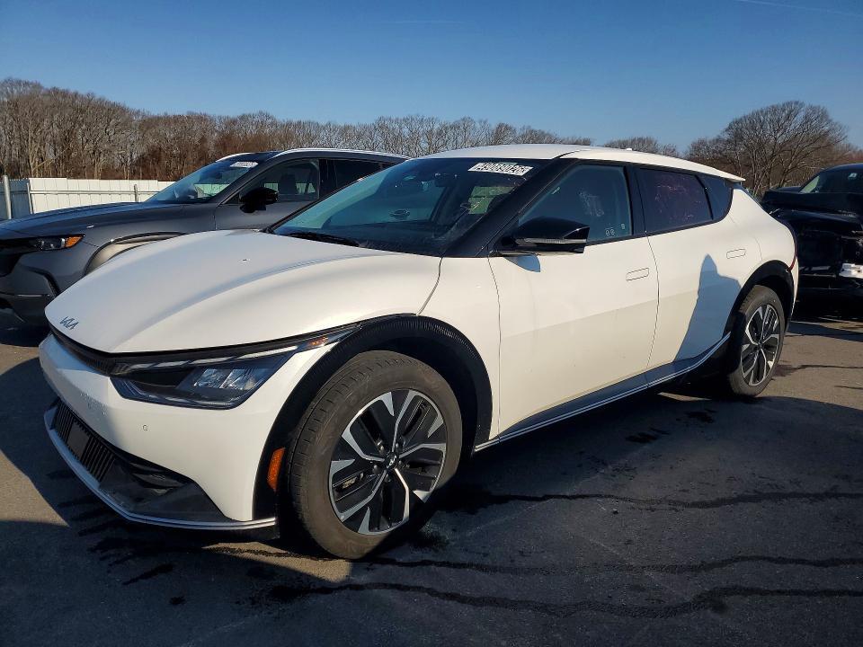 2023 KIA EV6 Wind