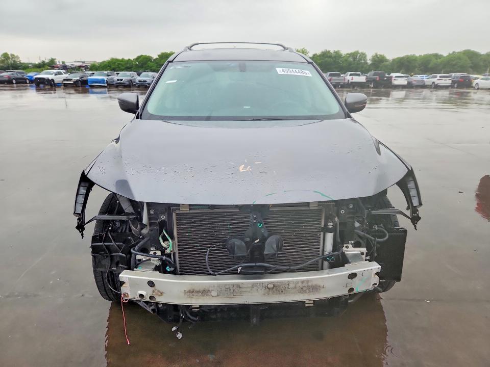 2017 Nissan Pathfinder sv