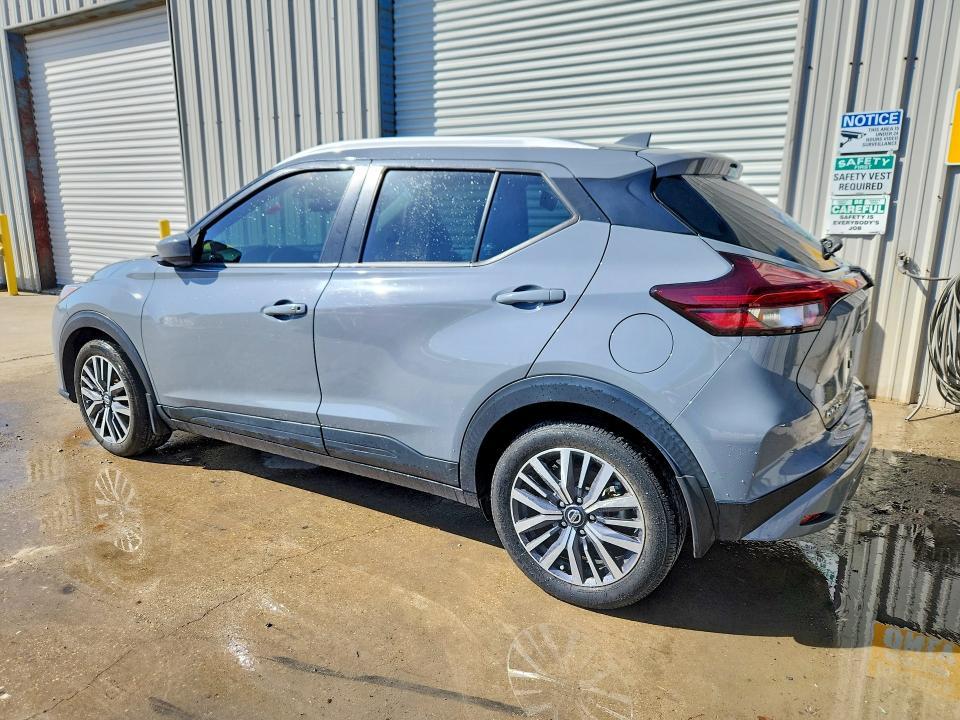 2021 Nissan Kicks sv
