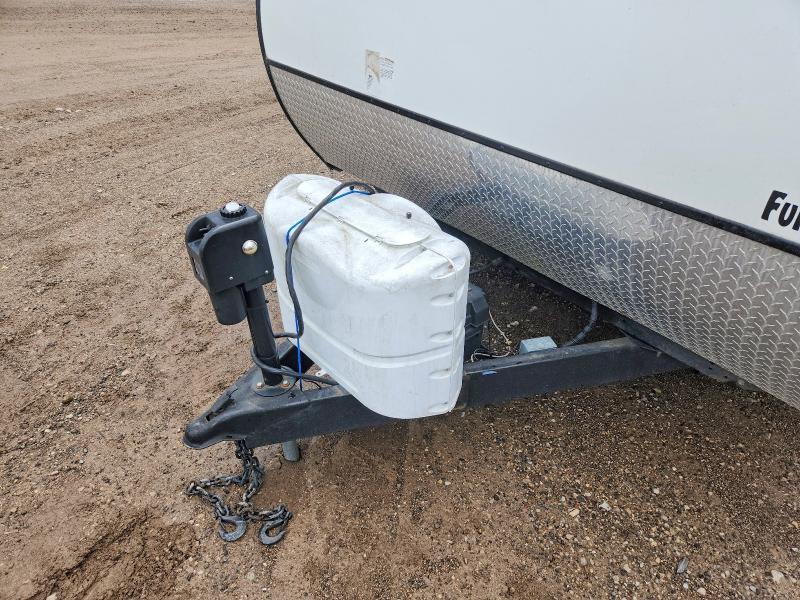2014 Kz Rv Sportsmen Camper