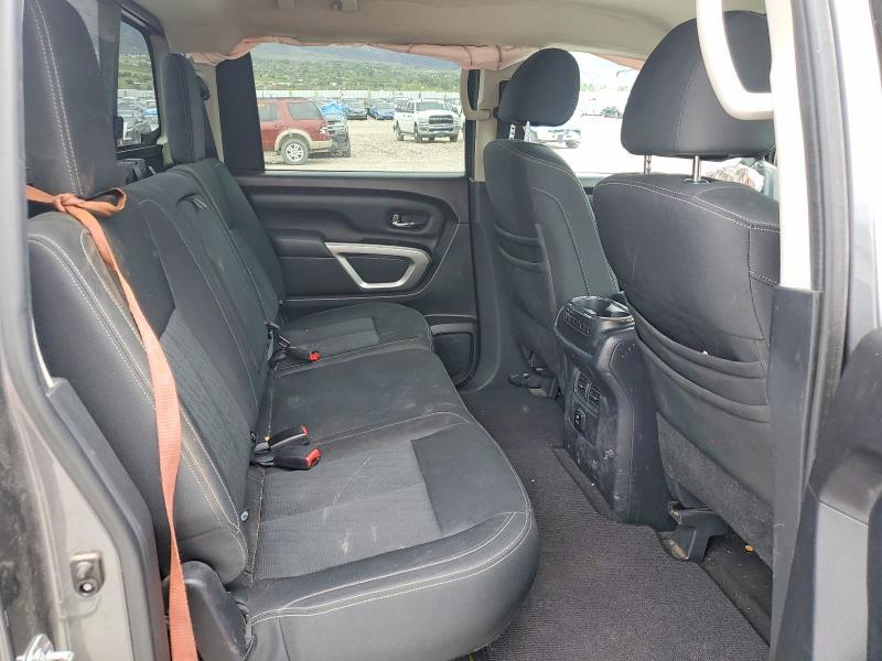 2017 Nissan Titan SV