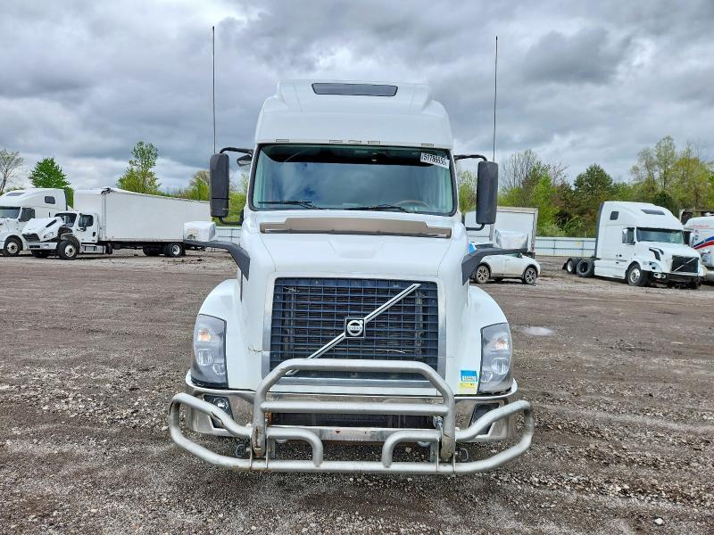 2013 Volvo VN VNL