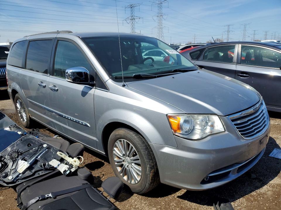 2013 Chrysler Town & Country Touring l