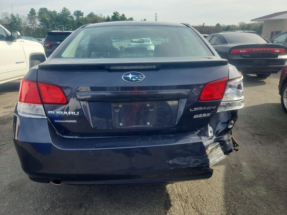 2010 Subaru Legacy 2.5i Premium