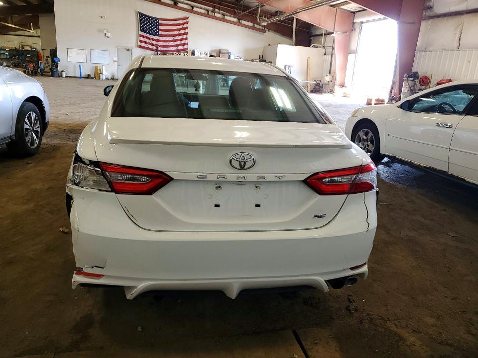 2018 Toyota Camry se