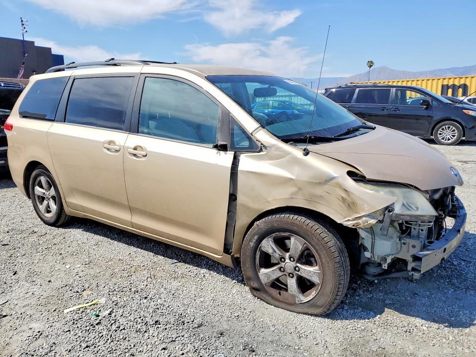 2011 Toyota Sienna le