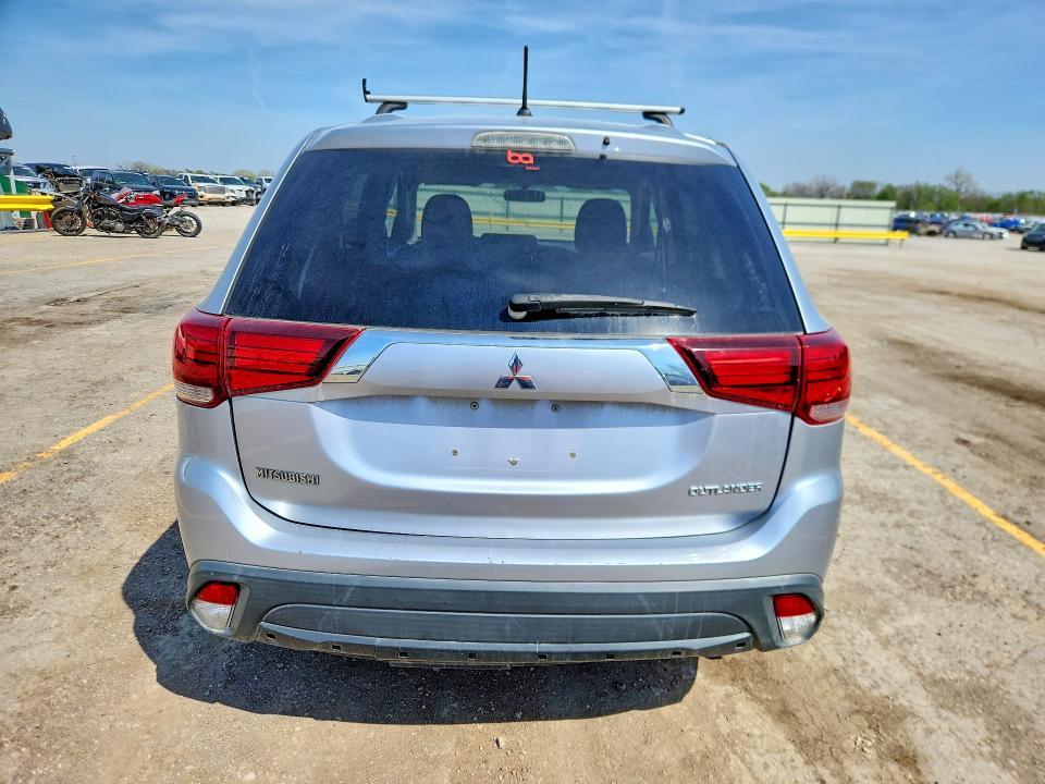2016 Mitsubishi Outlander es