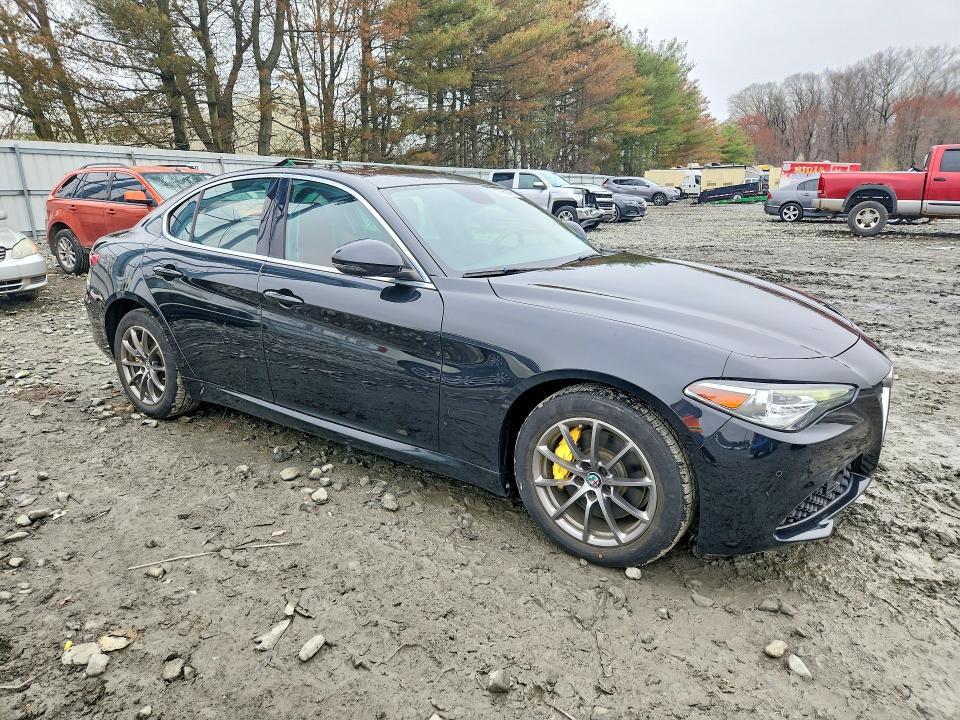 2018 Alfa Romeo Giulia Q4