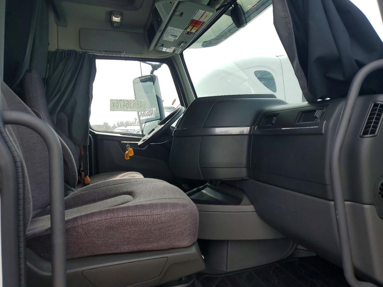 2023 Volv O VNL Semi Truck