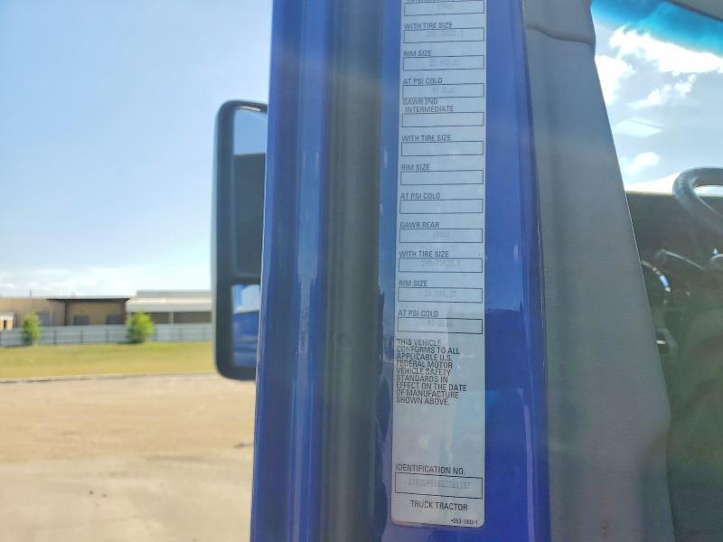 2014 Kenworth T680 Semi Truck