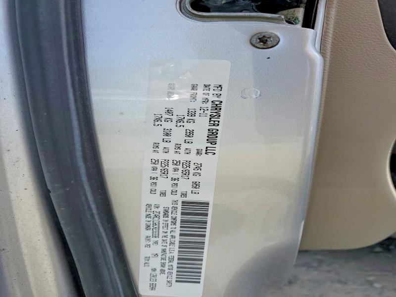 2012 Chrysler Town & Country Touring l