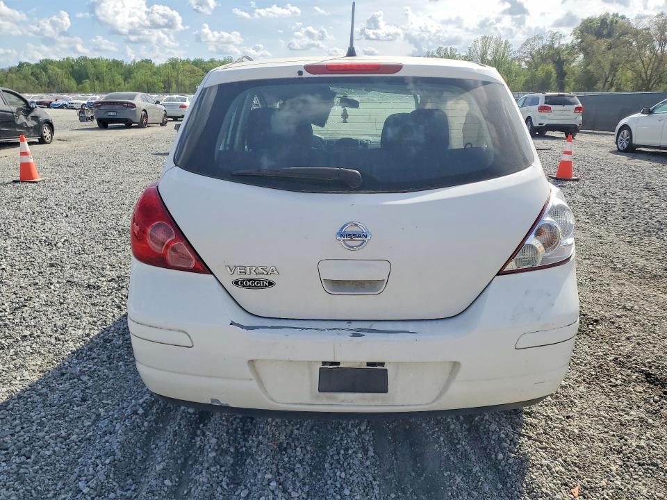2011 Nissan Versa 1.8 s