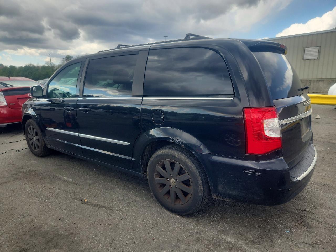 2013 Chrysler Town & Country Touring